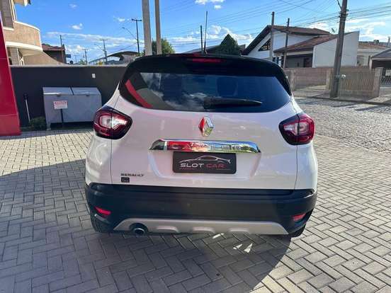 RENAULT-CAPTUR-2017