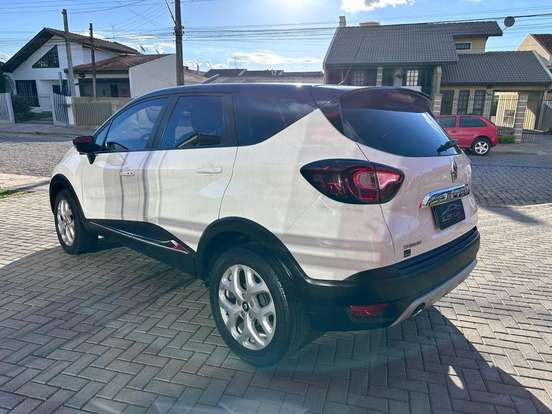 RENAULT-CAPTUR-2017