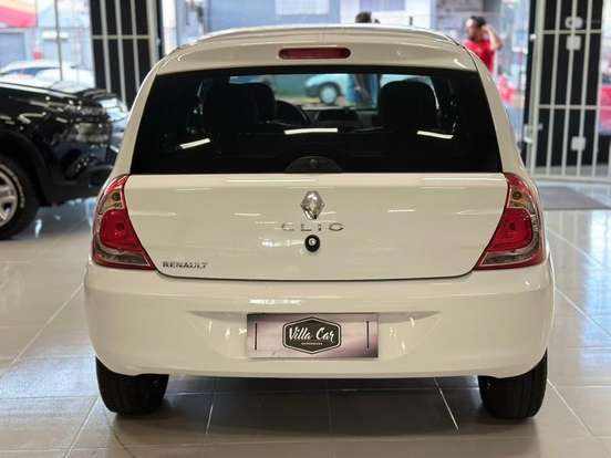 RENAULT-CLIO-2013