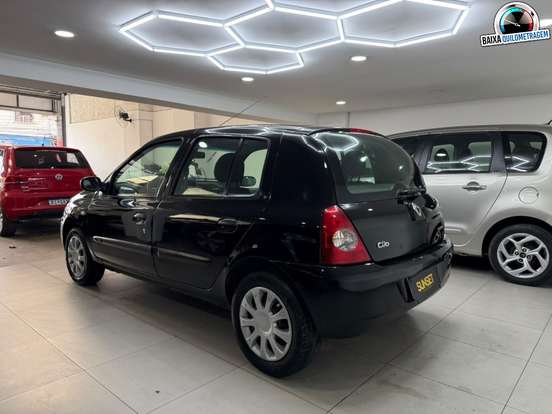 RENAULT-CLIO-2011
