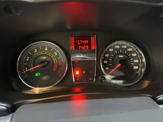RENAULT-CLIO-2013