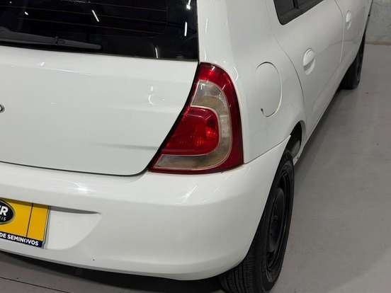 RENAULT-CLIO-2015