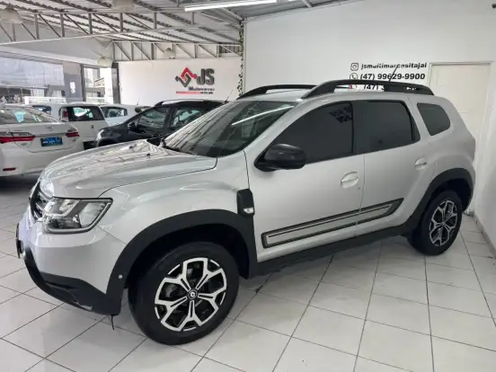 RENAULT-DUSTER-2022