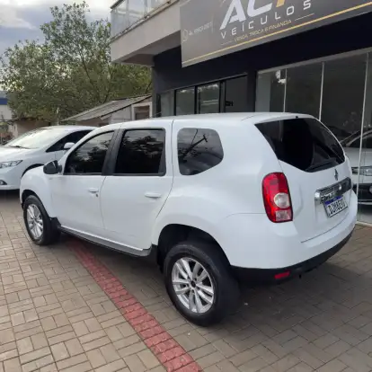 RENAULT-DUSTER-2014