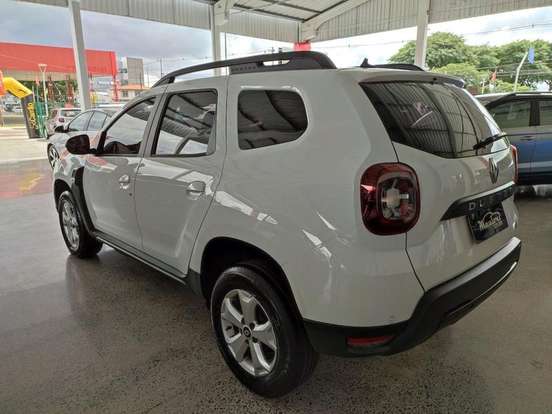 RENAULT-DUSTER-2023