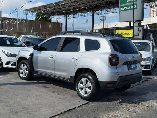 RENAULT-DUSTER-2022