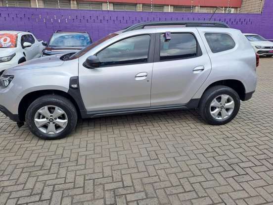 RENAULT-DUSTER-2025