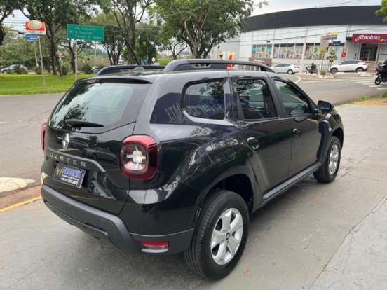 RENAULT-DUSTER-2022