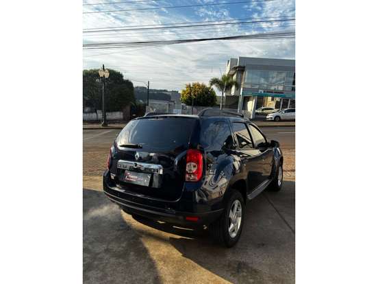 RENAULT-DUSTER-2011
