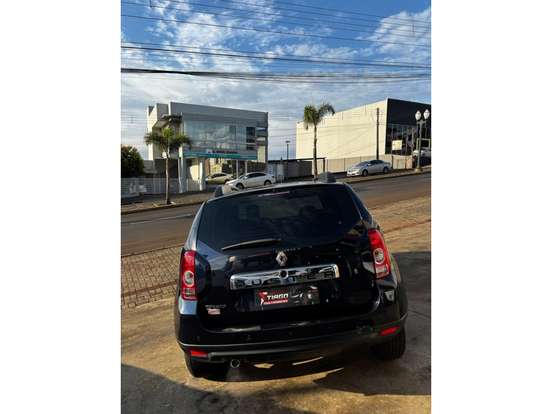 RENAULT-DUSTER-2011