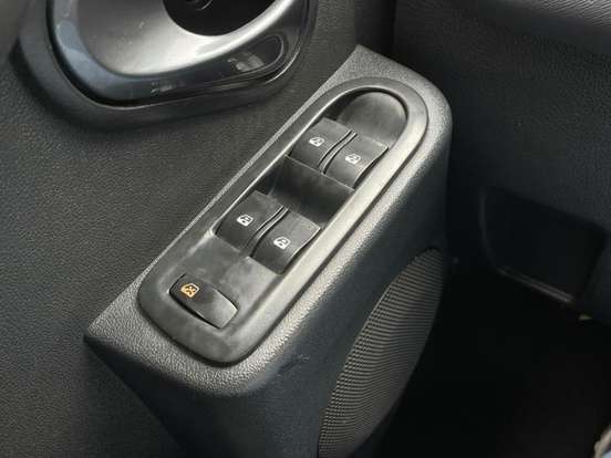 RENAULT-DUSTER-2013