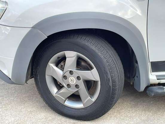 RENAULT-DUSTER-2014