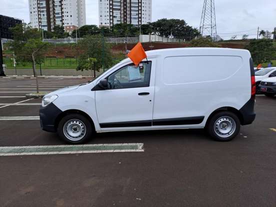 RENAULT-KANGOO-2025