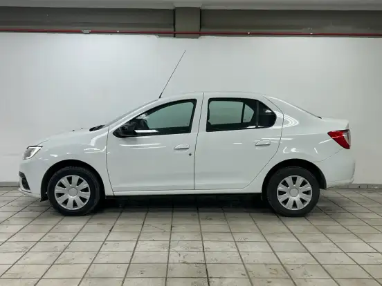 RENAULT-LOGAN-2024