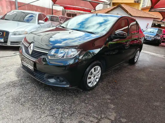 RENAULT-LOGAN-2015