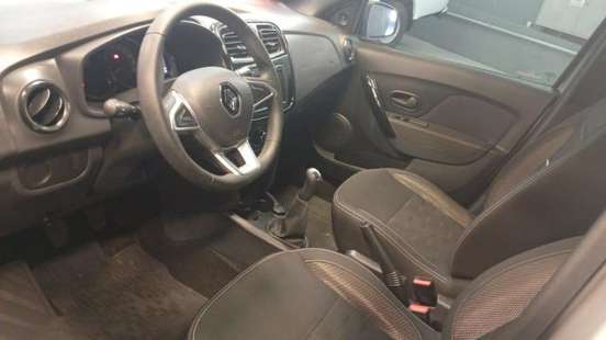 RENAULT-LOGAN-2024
