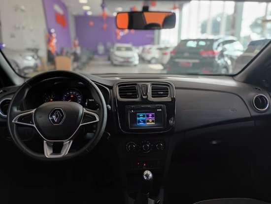 RENAULT-LOGAN-2024