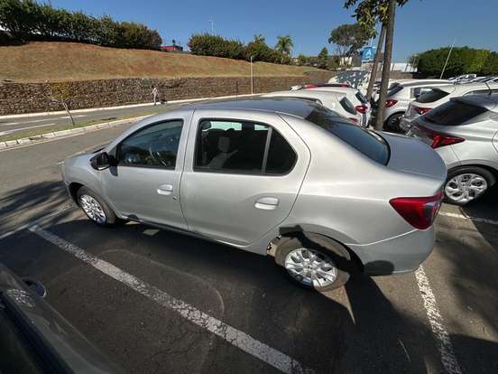 RENAULT-LOGAN-2024