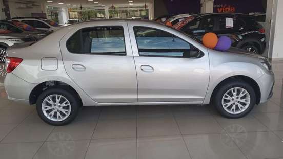 RENAULT-LOGAN-2024