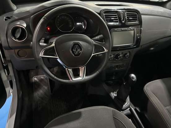 RENAULT-LOGAN-2024