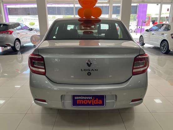 RENAULT-LOGAN-2024