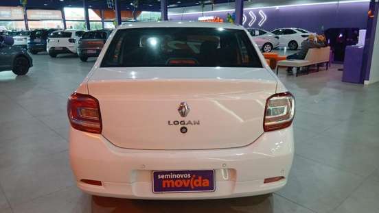 RENAULT-LOGAN-2024