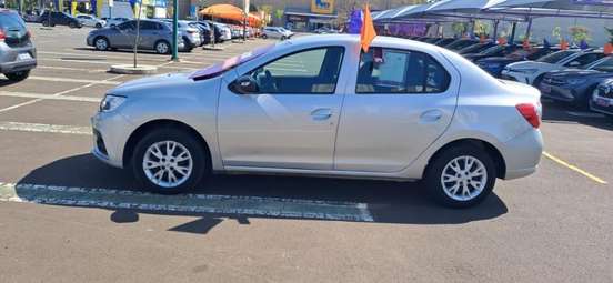 RENAULT-LOGAN-2024