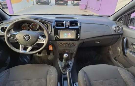 RENAULT-LOGAN-2024
