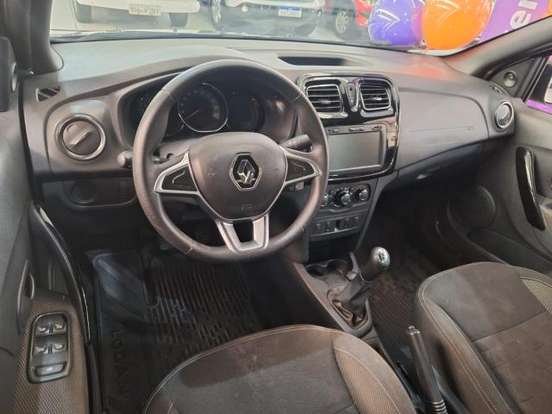 RENAULT-LOGAN-2024