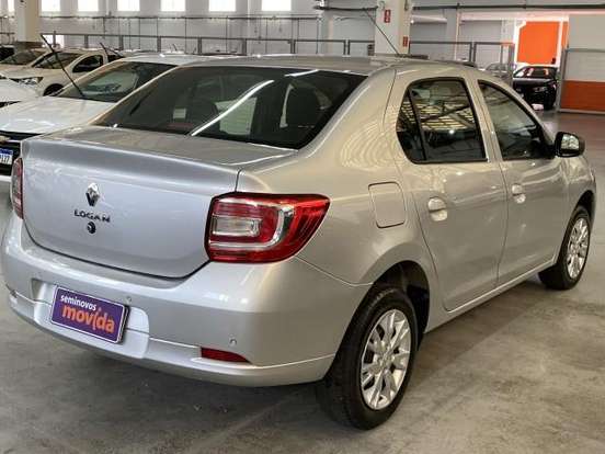 RENAULT-LOGAN-2024