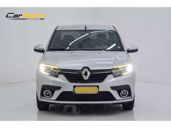RENAULT-LOGAN-2020