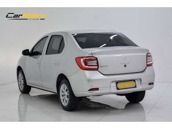RENAULT-LOGAN-2020