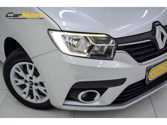 RENAULT-LOGAN-2020