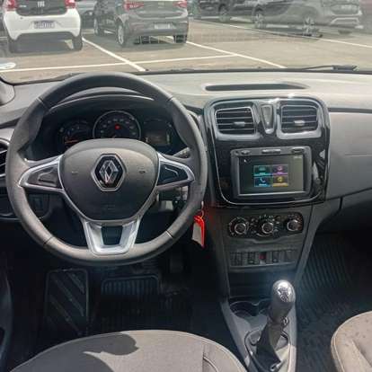 RENAULT-LOGAN-2024