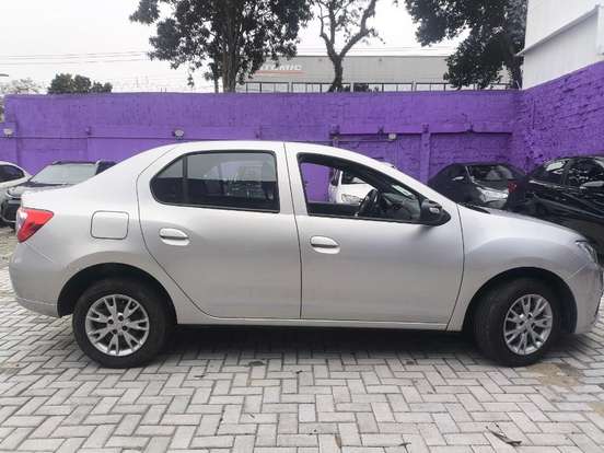 RENAULT-LOGAN-2024