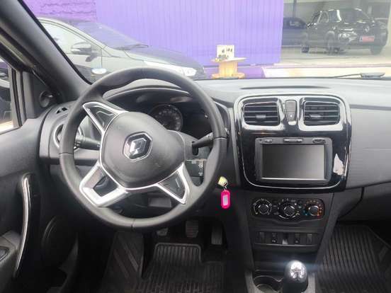 RENAULT-LOGAN-2024
