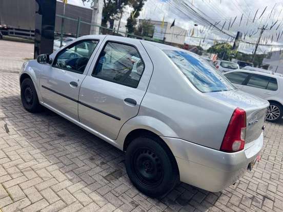 RENAULT-LOGAN-2009