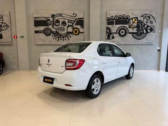 RENAULT-LOGAN-2019