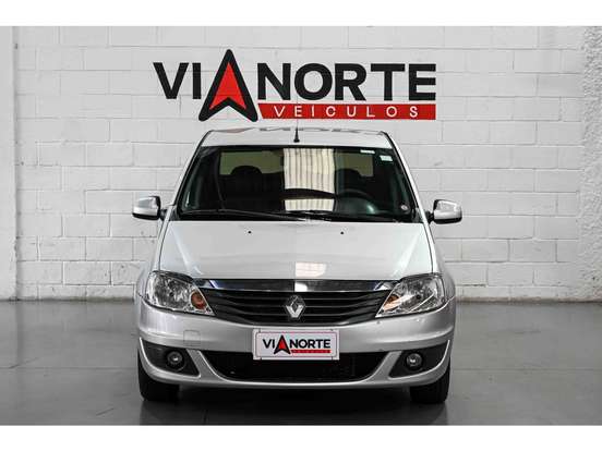 RENAULT-LOGAN-2010