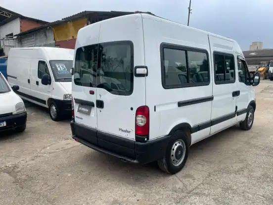 RENAULT-MASTER-2.5 DCI MINIBUS L2H2 16 LUGARES 16V DIESEL 3P MANUAL RENAULT-MASTER-2011