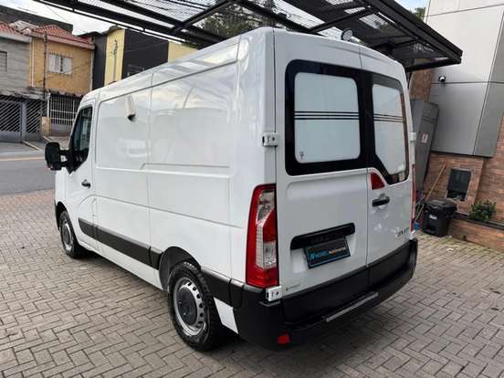 RENAULT-MASTER-2023