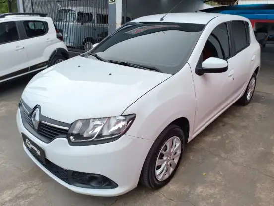 RENAULT-SANDERO-2018