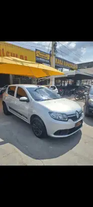 RENAULT-SANDERO-2018