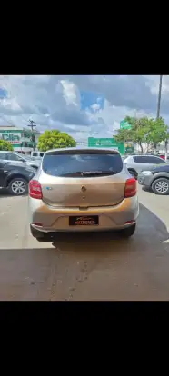 RENAULT-SANDERO-2018