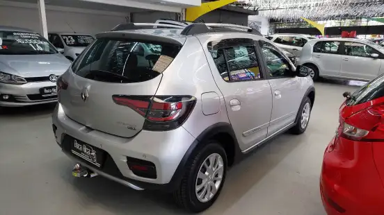 RENAULT-SANDERO-2023