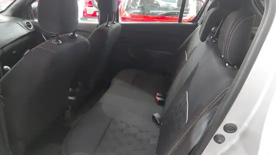 RENAULT-SANDERO-2023