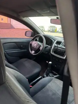 RENAULT-SANDERO-2015