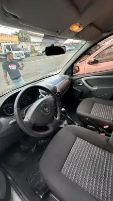 RENAULT-SANDERO-2014