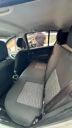 RENAULT-SANDERO-2014