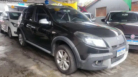 RENAULT-SANDERO-2011